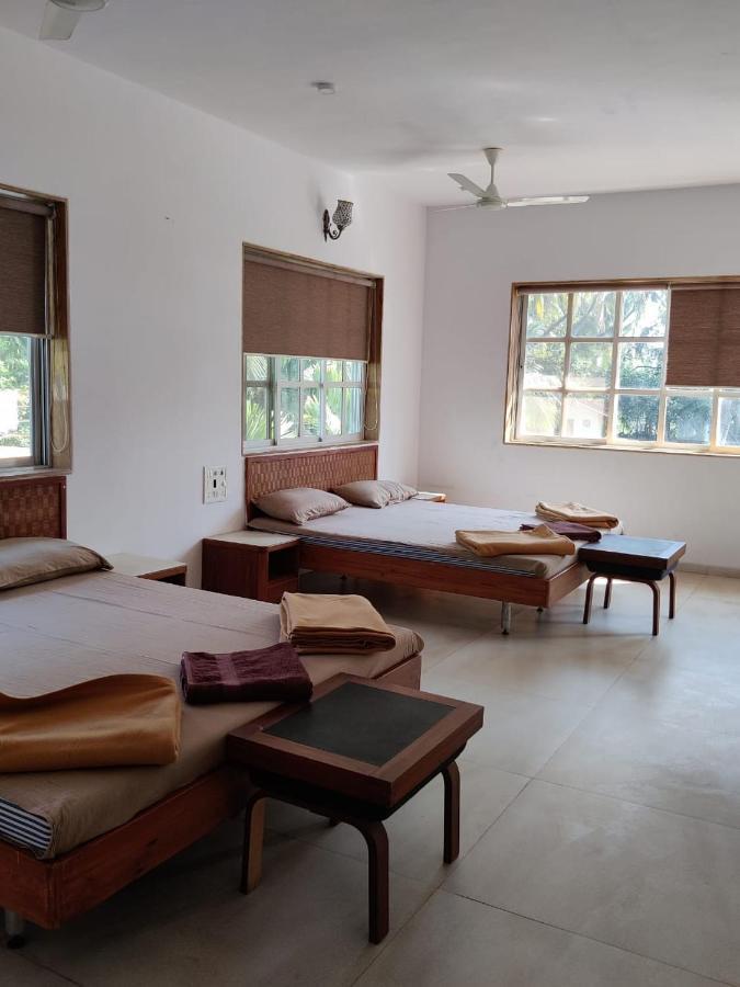 White House Beach Resort, Nagaon Εξωτερικό φωτογραφία