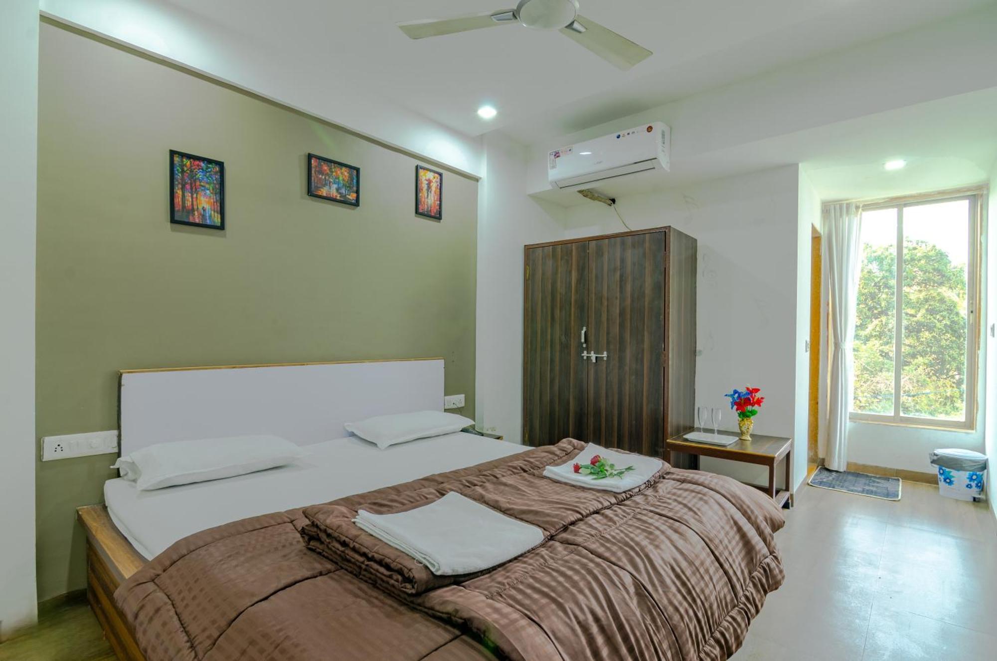 White House Beach Resort, Nagaon Εξωτερικό φωτογραφία