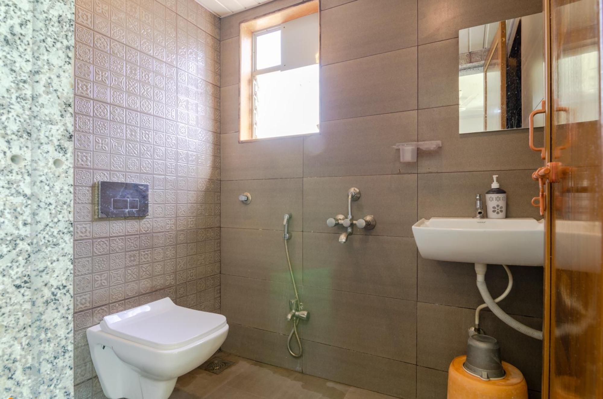 White House Beach Resort, Nagaon Εξωτερικό φωτογραφία
