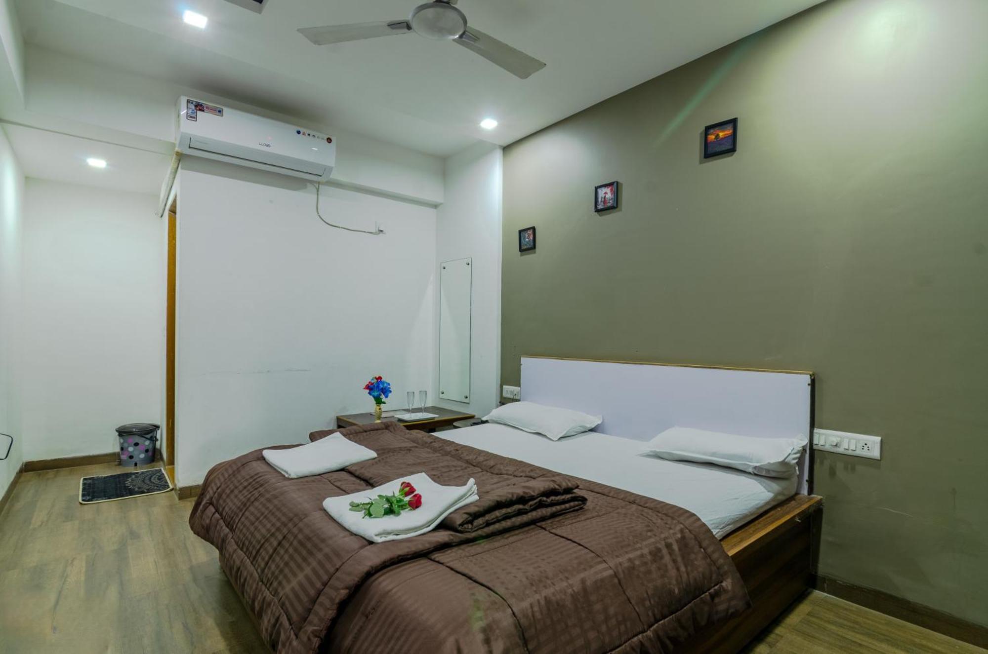 White House Beach Resort, Nagaon Εξωτερικό φωτογραφία