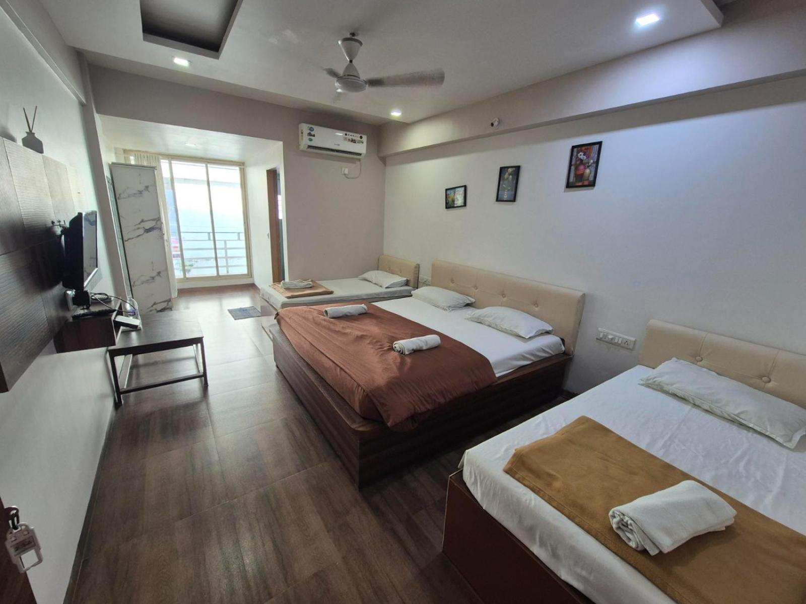 White House Beach Resort, Nagaon Εξωτερικό φωτογραφία