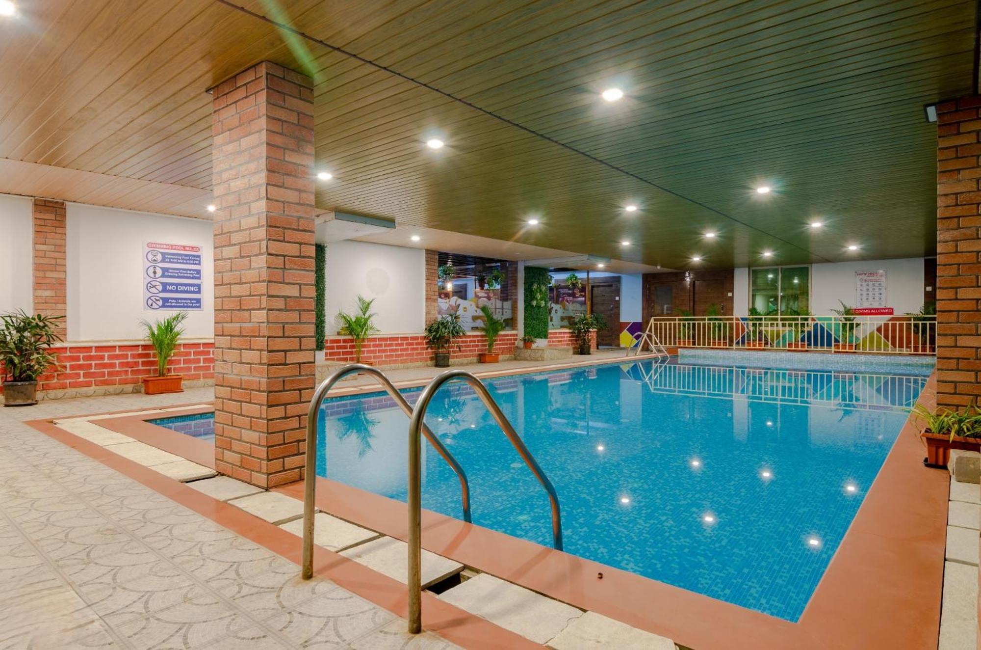 White House Beach Resort, Nagaon Εξωτερικό φωτογραφία