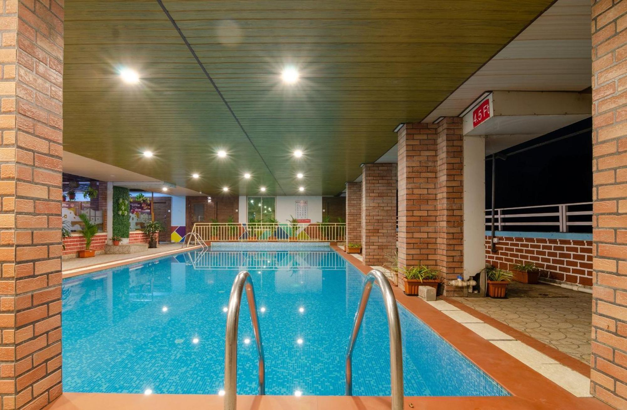White House Beach Resort, Nagaon Εξωτερικό φωτογραφία
