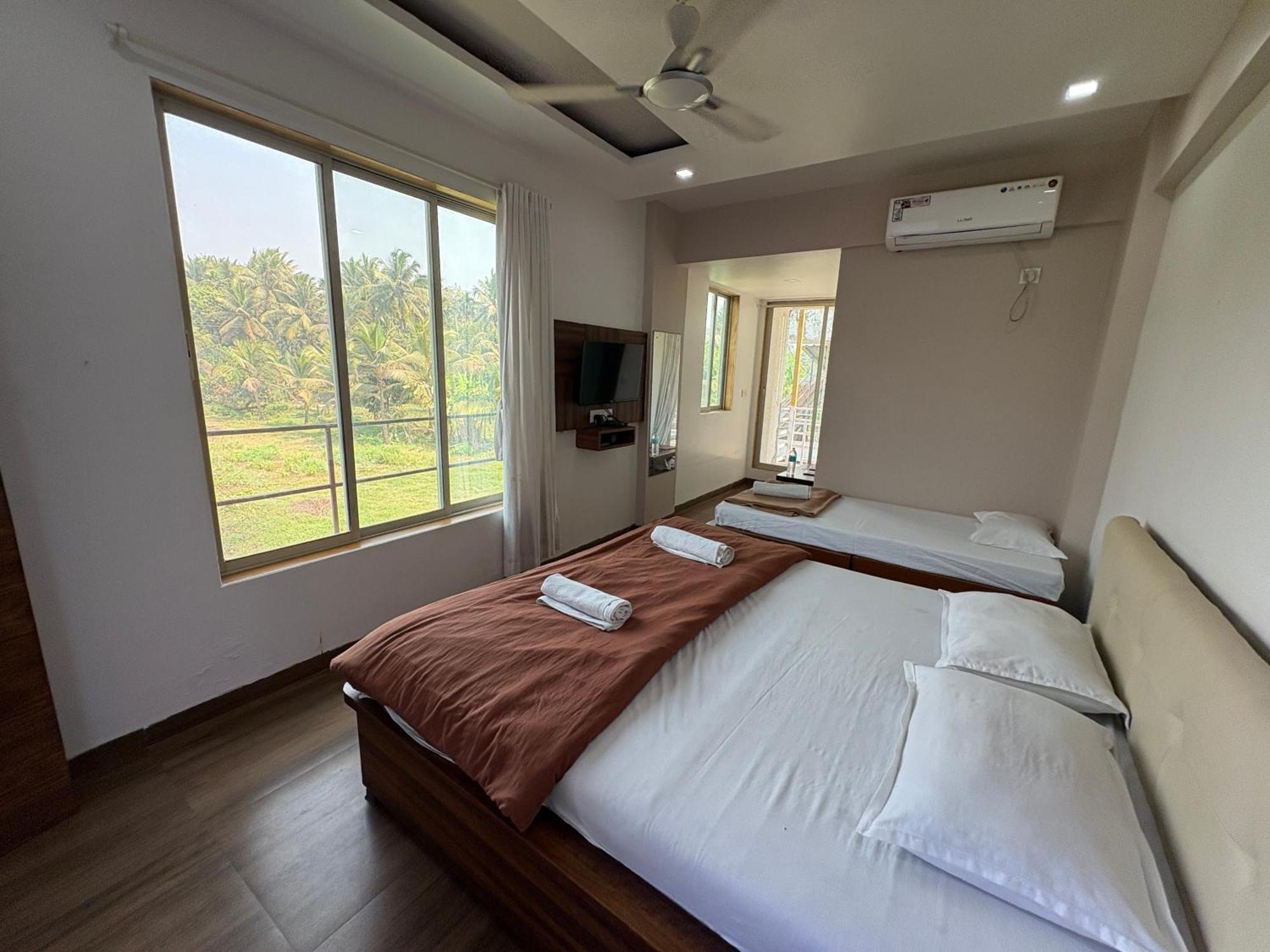 White House Beach Resort, Nagaon Εξωτερικό φωτογραφία